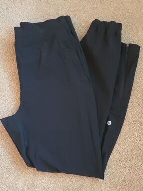 lululemon adapted state joggers, size 6